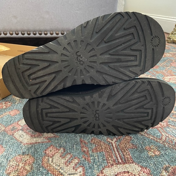 UGG Tall boots size 9 - Picture 3 of 11
